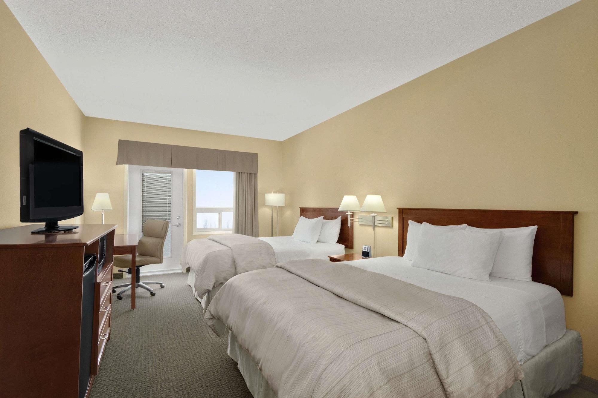 Days Inn & Suites By Wyndham Brandon Εξωτερικό φωτογραφία